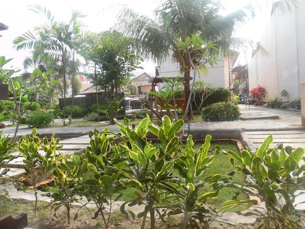 Melati Resort & Hotel Kuta  Exteriör bild